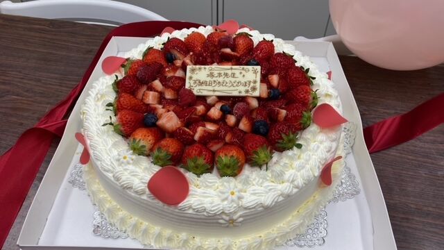 21年４月16日 塚本先生のお誕生日 4月18日 をお祝いしました